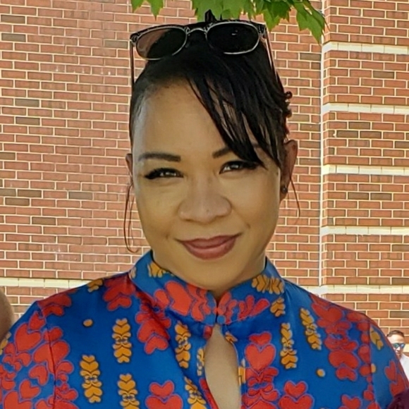 Meet your Posher, Linda - Picture 1 of 1